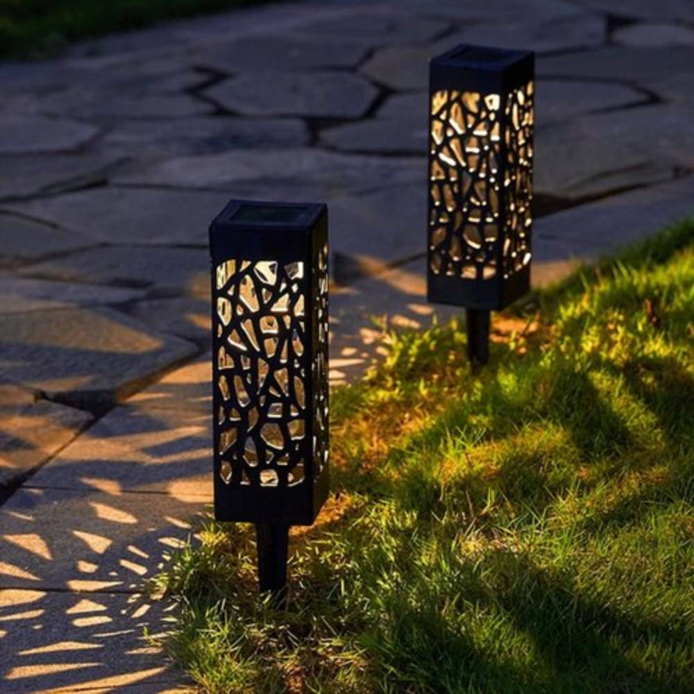 Solar Powered LED Garden Lights: image 2