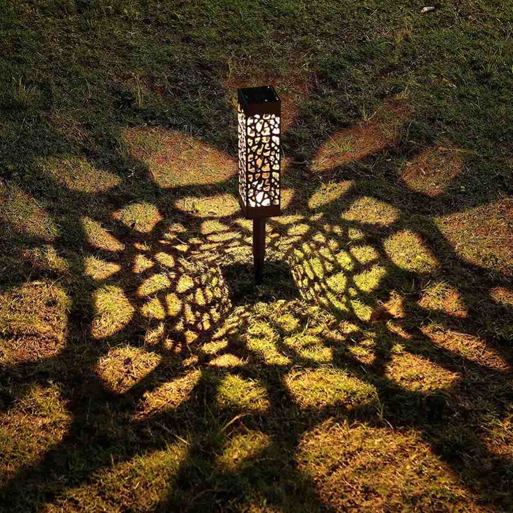 Solar Powered LED Garden Lights: image 4
